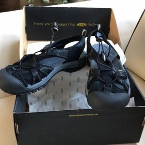 Keen Sandals (Outdoor) 8.5 Women's